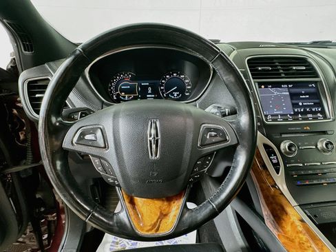 Used 2017 Lincoln MKX Reserve w/ Driver Assistance Package AWD/4WD image 11