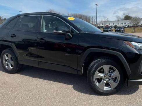 Used 2025 Toyota RAV4 XLE image 8