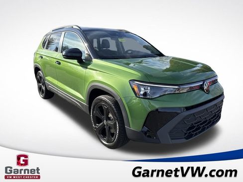 New 2025 Volkswagen Taos SE image 7