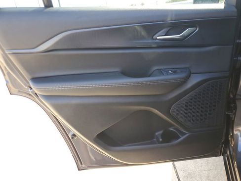 New 2025 Jeep Grand Cherokee L Altitude image 13