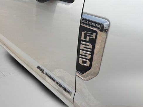 Used 2020 Ford F250 Platinum w/ FX4 Off-Road Package AWD/4WD image 10