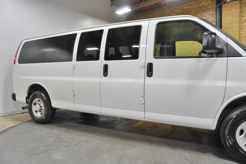 Used 2020 Chevrolet Express 3500 LS RWD image 9