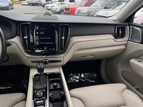 Used 2018 Volvo XC60 T5 Inscription w/ Convenience Package AWD/4WD image 14