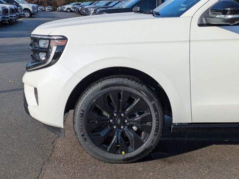 New 2025 Ford Expedition Platinum w/ Stealth Appearance Package image 11