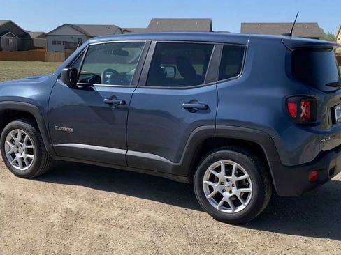 Certified 2023 Jeep Renegade Latitude AWD/4WD image 6