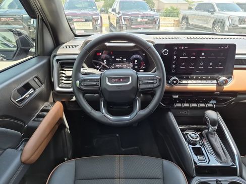 Used 2026 GMC Canyon AT4 AWD/4WD image 32