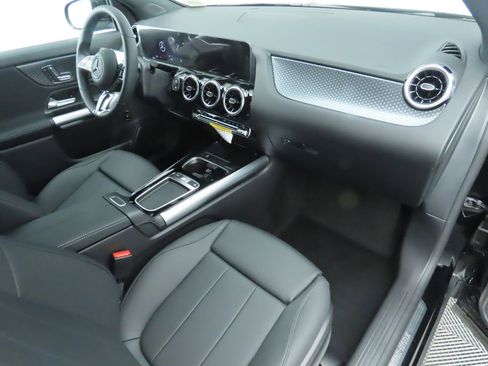 Certified 2025 Mercedes-Benz GLA 250 image 17