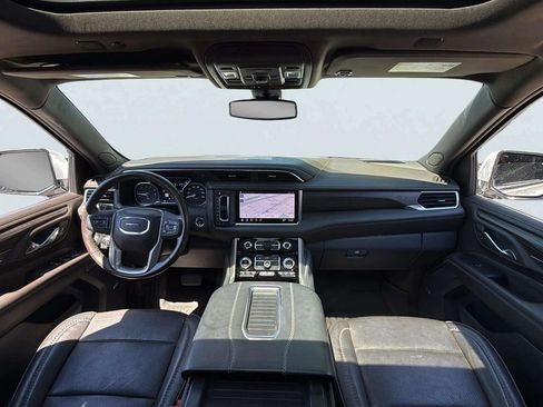 Used 2021 GMC Yukon Denali AWD/4WD image 17