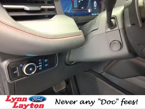 Used 2025 Ford Explorer ST image 15