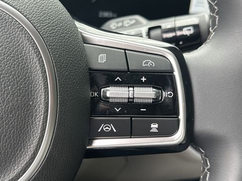 Certified 2025 Kia Sorento SX FWD image 14