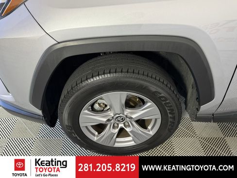 Used 2025 Toyota RAV4 XLE image 32