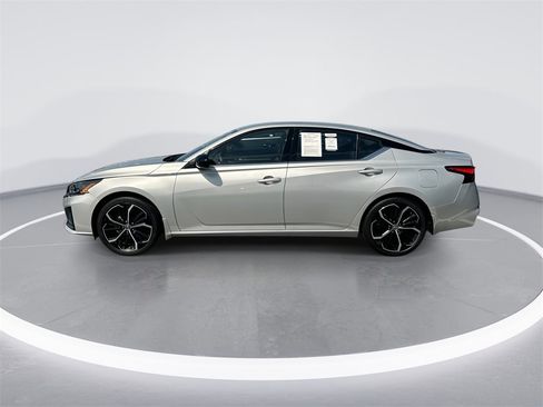 Used 2024 Nissan Altima 2.5 SR image 5