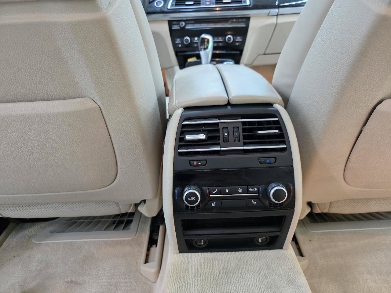 Used 2011 BMW 750Li xDrive AWD/4WD image 27