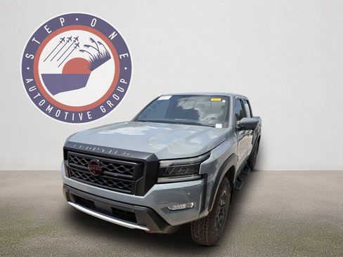 Used 2023 Nissan Frontier PRO-4X w/ Pro-4X Premium Package AWD/4WD image 2