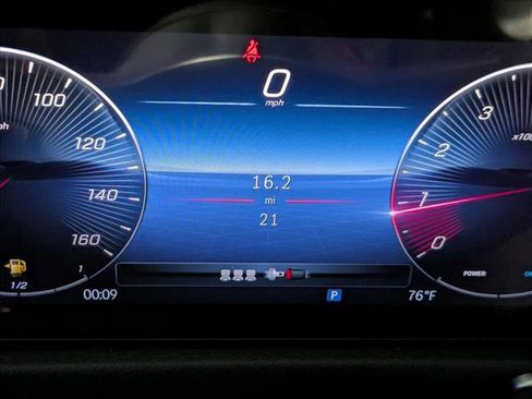 New 2025 Mercedes-Benz GLB 250 4MATIC image 11