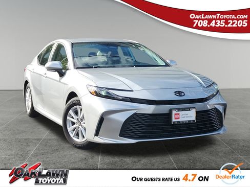 Certified 2025 Toyota Camry LE image 1