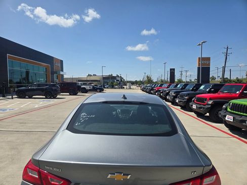 Used 2024 Chevrolet Malibu LT FWD image 4