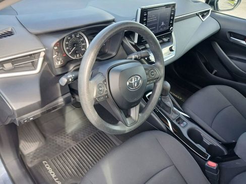 Used 2020 Toyota Corolla LE FWD image 7