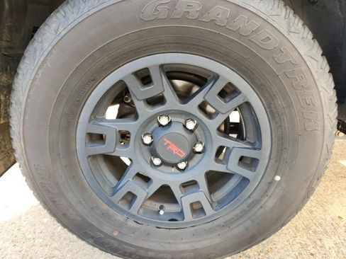 Used 2022 Toyota 4Runner SR5 image 23