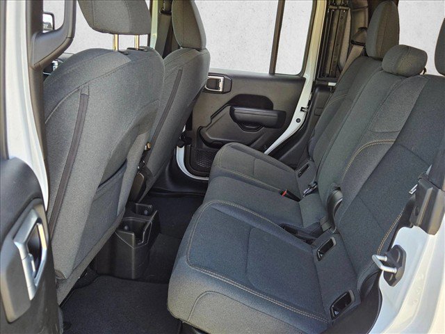 Used 2025 Jeep Gladiator Sport AWD/4WD image 15
