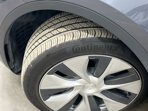 Used 2021 Tesla Model Y Long Range image 33