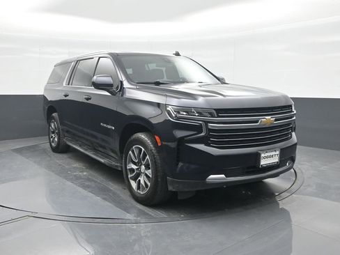 Used 2021 Chevrolet Suburban LT w/ Rear Media and Nav Package RWD image 8