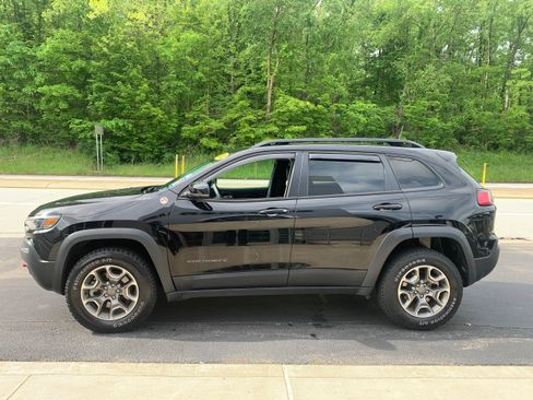 Certified 2022 Jeep Cherokee Trailhawk image 4
