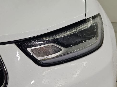 Used 2024 Chrysler Pacifica Touring-L image 10