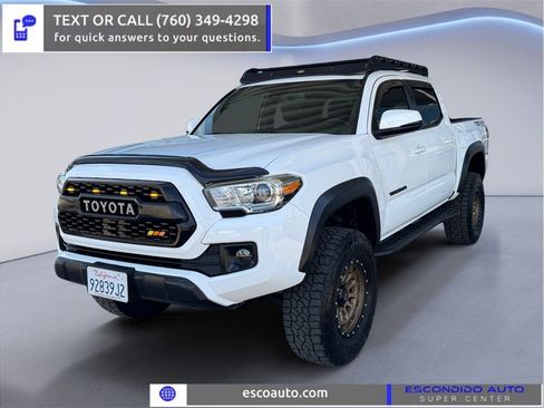Used 2018 Toyota Tacoma TRD Off-Road AWD/4WD image 1