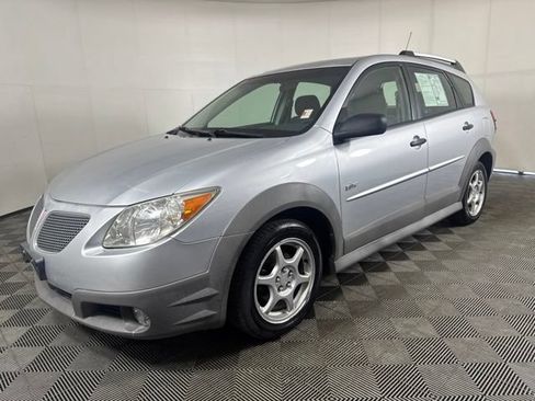 Used 2006 Pontiac Vibe w/ Preferred Package FWD image 8