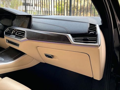 Used 2022 BMW X5 sDrive40i w/ Premium Package image 19