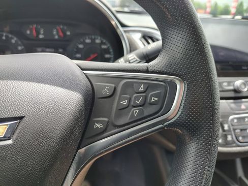 Used 2019 Chevrolet Malibu LT FWD image 11