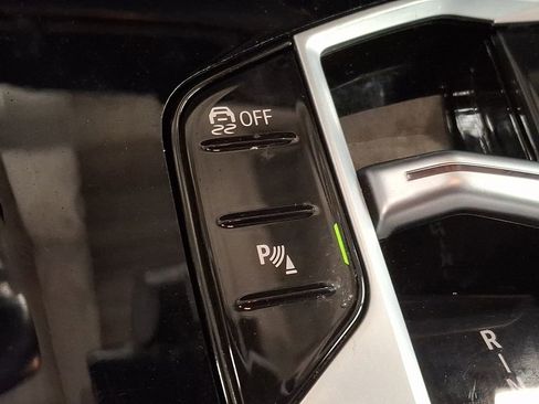 Certified 2024 BMW X7 xDrive40i w/ M Sport Package image 18