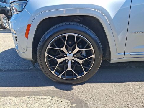 Certified 2022 Jeep Grand Cherokee Summit AWD/4WD image 33