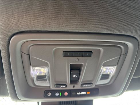 Used 2025 Chevrolet Silverado 1500 LT Trail Boss w/ LT Trail Boss Premium Package AWD/4WD image 30