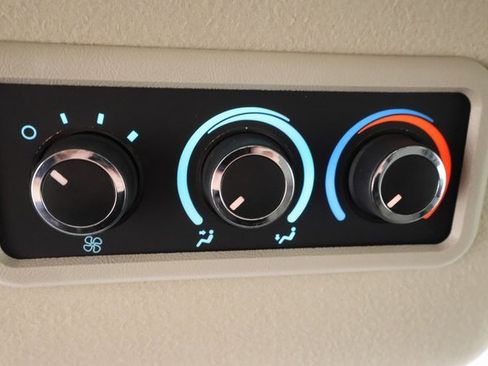 Used 2024 Chevrolet Express 3500 LT w/ LT Preferred Equipment Group image 17