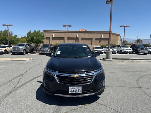 Used 2023 Chevrolet Equinox LT w/ Driver Convenience Package FWD image 3
