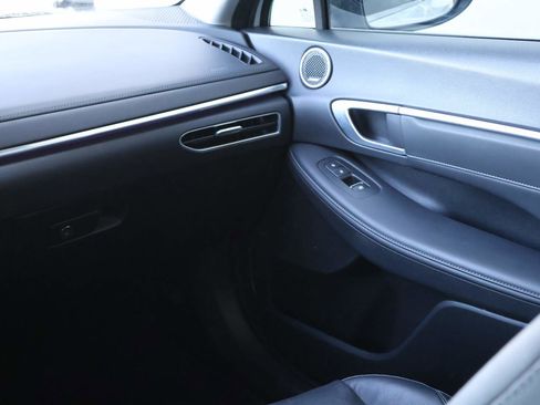 Used 2022 Hyundai Sonata Limited image 16