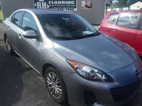 Used 2013 MAZDA MAZDA3 i SV image 2