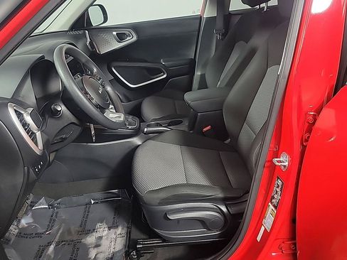 Used 2023 Kia Soul LX w/ LX Technology Package FWD image 19