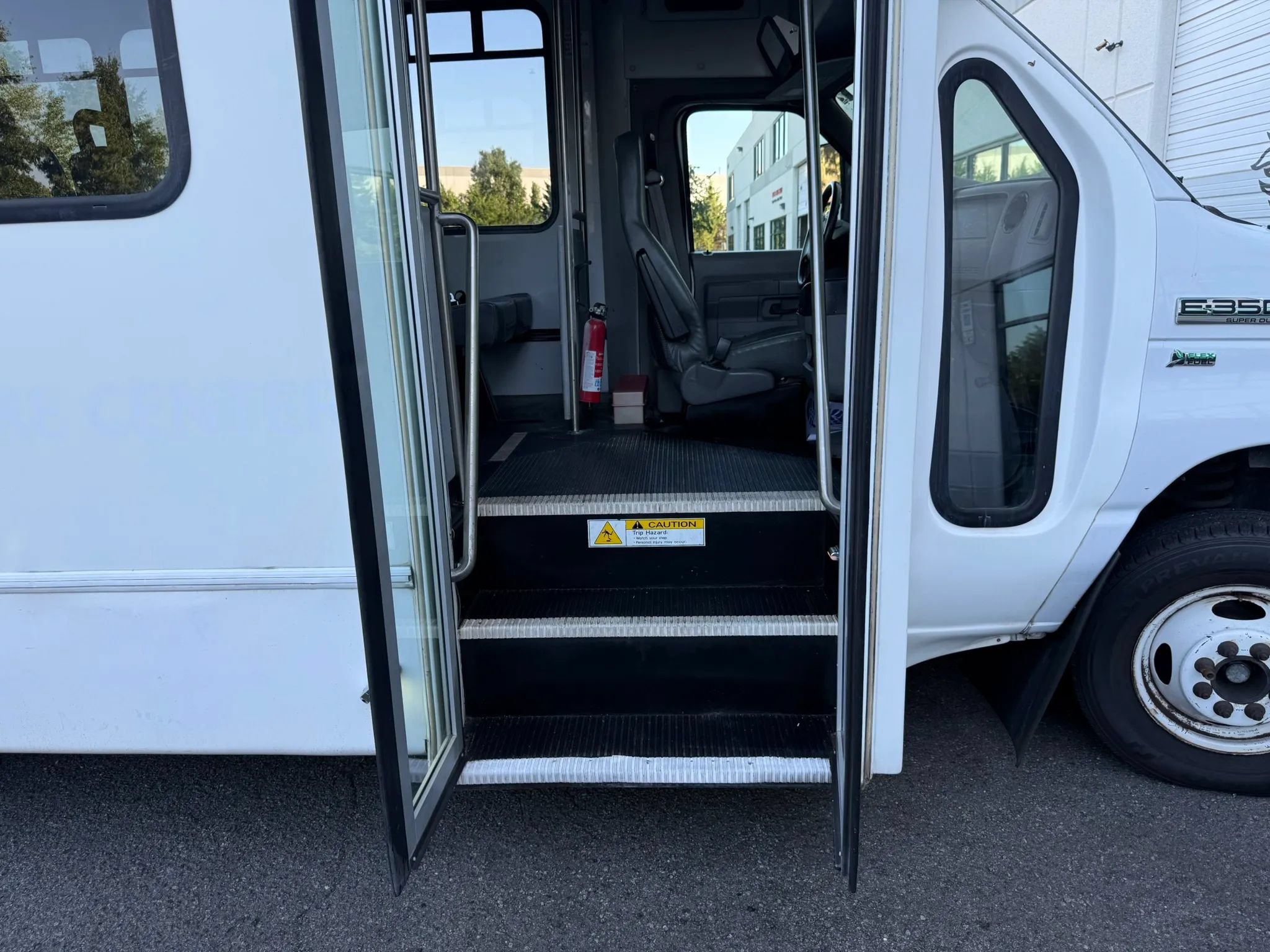 Used 2013 Ford E-350 and Econoline 350 Super Duty w/ Shuttle Bus Prep Pkg RWD image 14