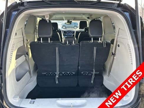 Certified 2024 Chrysler Pacifica Touring-L image 27