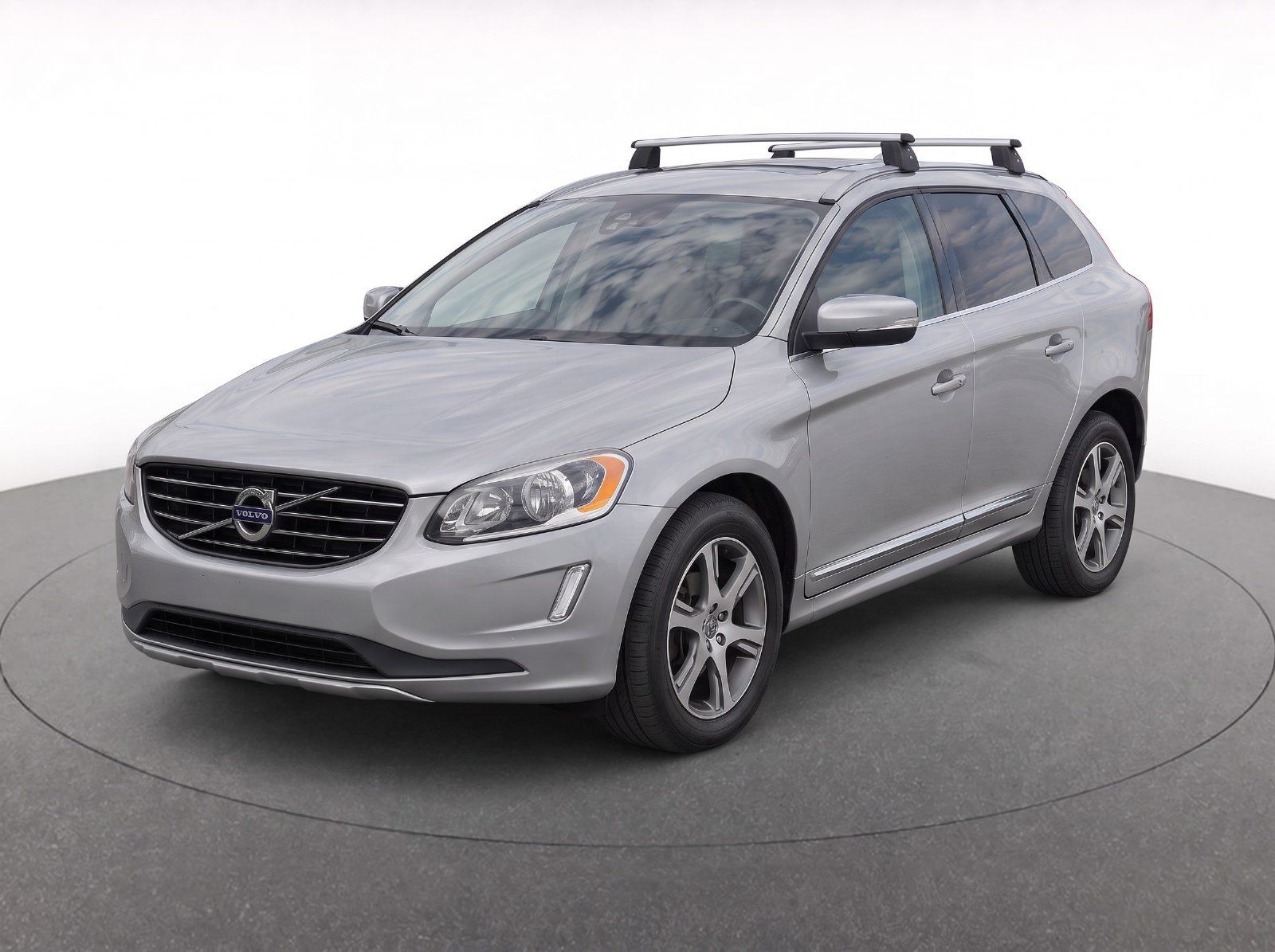 Used 2015 Volvo XC60 T6 AWD/4WD image 2