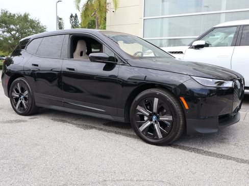 Used 2025 BMW iX xDrive50 w/ Convenience Package AWD/4WD image 12
