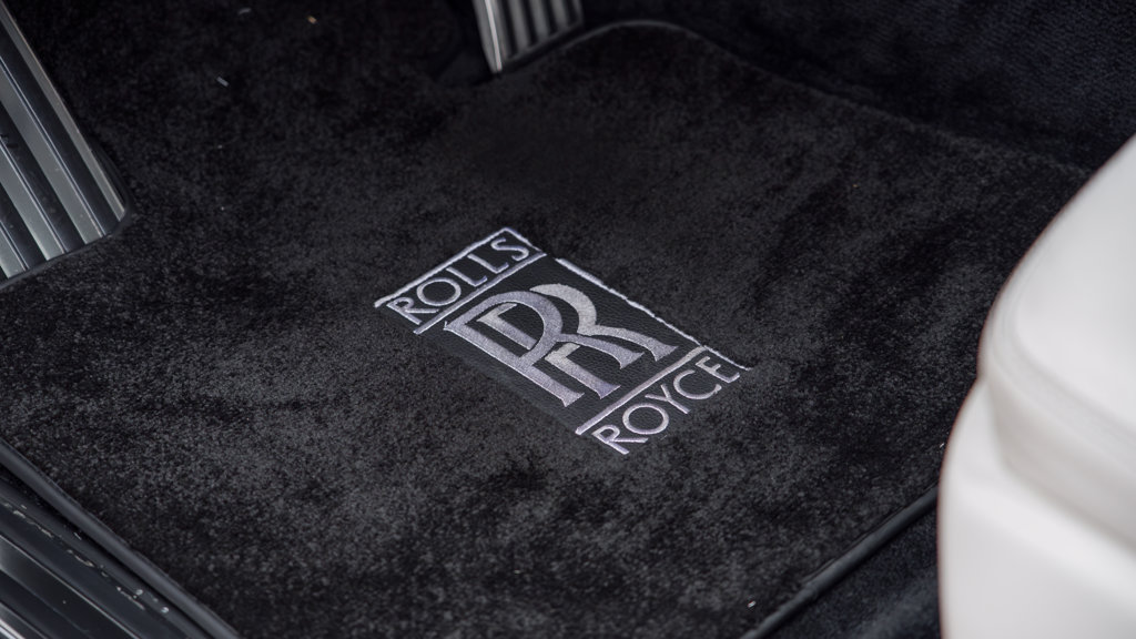 Used 2014 Rolls-Royce Phantom Sedan RWD image 32