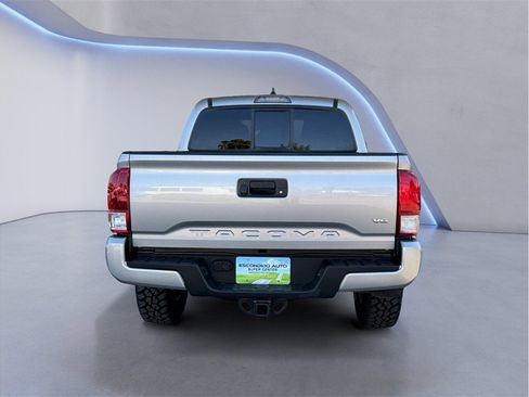Used 2016 Toyota Tacoma TRD Sport w/ Towing Package AWD/4WD image 5