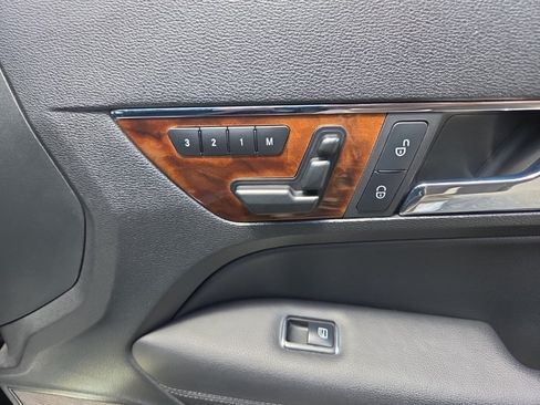 Used 2013 Mercedes-Benz E 350 Cabriolet image 35