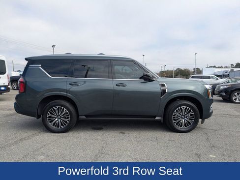 Used 2025 Nissan Armada SL image 3