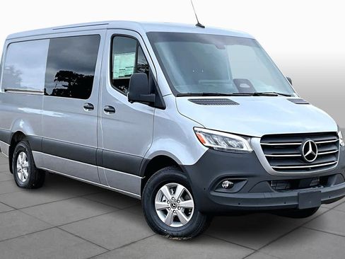 Used 2026 Mercedes-Benz Sprinter 2500 image 2