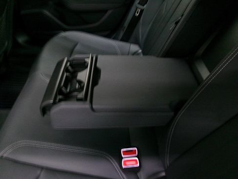 Used 2022 Audi A6 Premium Plus w/ Premium Plus Package image 24